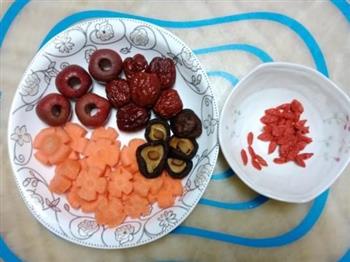 水果大骨鱼丸锅怎么做，水果大骨鱼丸锅怎么做好吃，水果大骨鱼丸锅做法