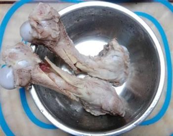 水果大骨鱼丸锅怎么做，水果大骨鱼丸锅怎么做好吃，水果大骨鱼丸锅做法