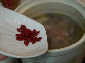 营养乳鸽汤怎么做，营养乳鸽汤怎么做好吃，营养乳鸽汤做法