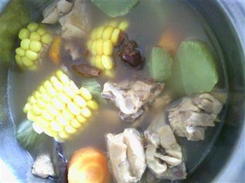 玉米莴笋炖鸡汤怎么做,玉米莴笋炖鸡汤怎么做好吃,玉米莴笋炖鸡汤做法 玉米莴笋炖鸡汤怎么做,玉米莴笋炖鸡汤怎么做好吃,玉米莴笋炖鸡汤做法