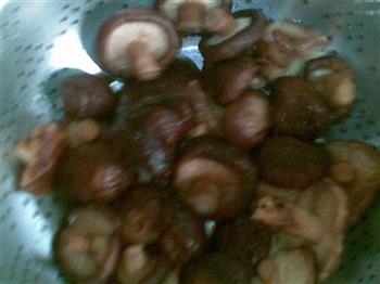 香菇炖排骨怎么做,香菇炖排骨怎么做好吃,香菇炖排骨做法 香菇炖排骨怎么做,香菇炖排骨怎么做好吃,香菇炖排骨做法
