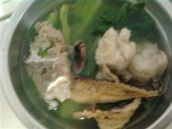 芥菜墨鱼猪骨汤怎么做，芥菜墨鱼猪骨汤怎么做好吃，芥菜墨鱼猪骨汤做法