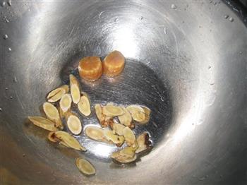 松茸菌炖鸡怎么做，松茸菌炖鸡怎么做好吃，松茸菌炖鸡做法