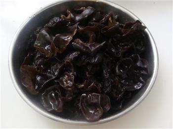 黑木耳鱼片汤怎么做,黑木耳鱼片汤怎么做好吃,黑木耳鱼片汤做法 黑木耳鱼片汤怎么做,黑木耳鱼片汤怎么做好吃,黑木耳鱼片汤做法