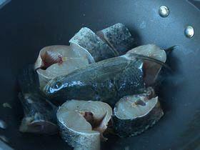 炖火头鱼怎么做，炖火头鱼怎么做好吃，炖火头鱼做法