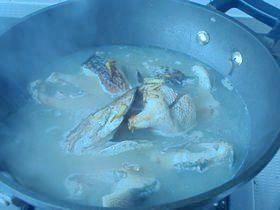 炖火头鱼怎么做，炖火头鱼怎么做好吃，炖火头鱼做法