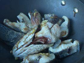 炖火头鱼怎么做，炖火头鱼怎么做好吃，炖火头鱼做法