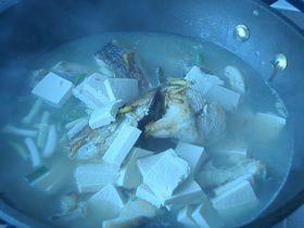 炖火头鱼怎么做，炖火头鱼怎么做好吃，炖火头鱼做法