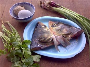 葱香鱼头汤怎么做,葱香鱼头汤怎么做好吃,葱香鱼头汤做法