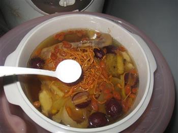 虫草花炖鸭汤怎么做，虫草花炖鸭汤怎么做好吃，虫草花炖鸭汤做法