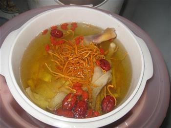 虫草花炖鸭汤怎么做，虫草花炖鸭汤怎么做好吃，虫草花炖鸭汤做法
