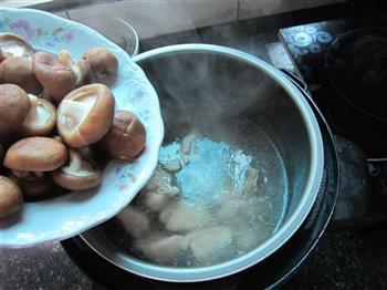 香菇猪蹄汤怎么做,香菇猪蹄汤怎么做好吃,香菇猪蹄汤做法 香菇猪蹄汤怎么做,香菇猪蹄汤怎么做好吃,香菇猪蹄汤做法