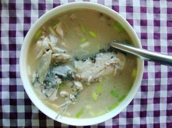 补钙鲫鱼头汤怎么做,补钙鲫鱼头汤怎么做好吃,补钙鲫鱼头汤做法 补钙鲫鱼头汤怎么做,补钙鲫鱼头汤怎么做好吃,补钙鲫鱼头汤做法