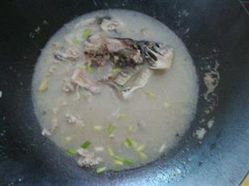 补钙鲫鱼头汤怎么做,补钙鲫鱼头汤怎么做好吃,补钙鲫鱼头汤做法 补钙鲫鱼头汤怎么做,补钙鲫鱼头汤怎么做好吃,补钙鲫鱼头汤做法
