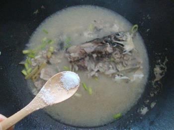 补钙鲫鱼头汤怎么做,补钙鲫鱼头汤怎么做好吃,补钙鲫鱼头汤做法 补钙鲫鱼头汤怎么做,补钙鲫鱼头汤怎么做好吃,补钙鲫鱼头汤做法