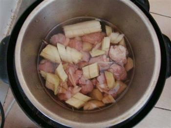 羊肉甘蔗汤怎么做，羊肉甘蔗汤怎么做好吃，羊肉甘蔗汤做法