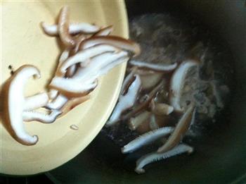 香菇肉丝蛋汤怎么做，香菇肉丝蛋汤怎么做好吃，香菇肉丝蛋汤做法